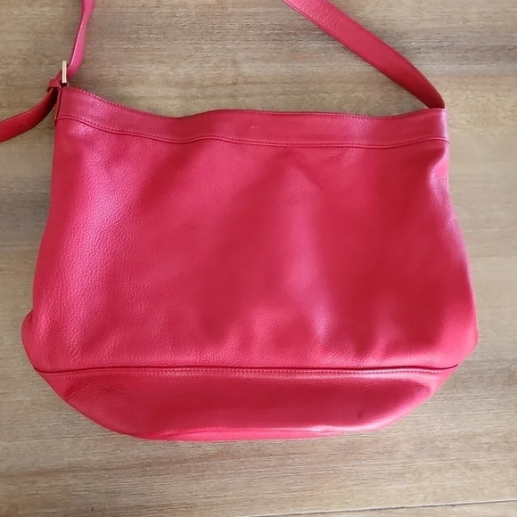 Tory Burch Bucket Kipp Black Leather Cross Body Bag 12"L x 7"W x 15"H - Picture 5 of 11